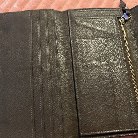 LV Wallet - Picture 8 of 14